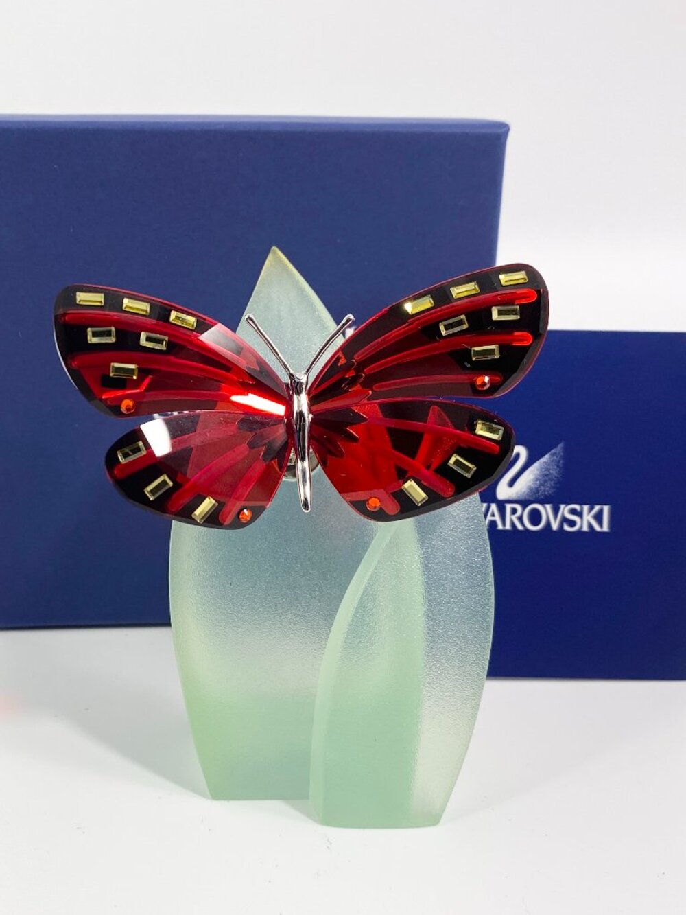 Swarovski Crystal Butterfly Adena Object Light Siam W Stand Box & Booklet 622737